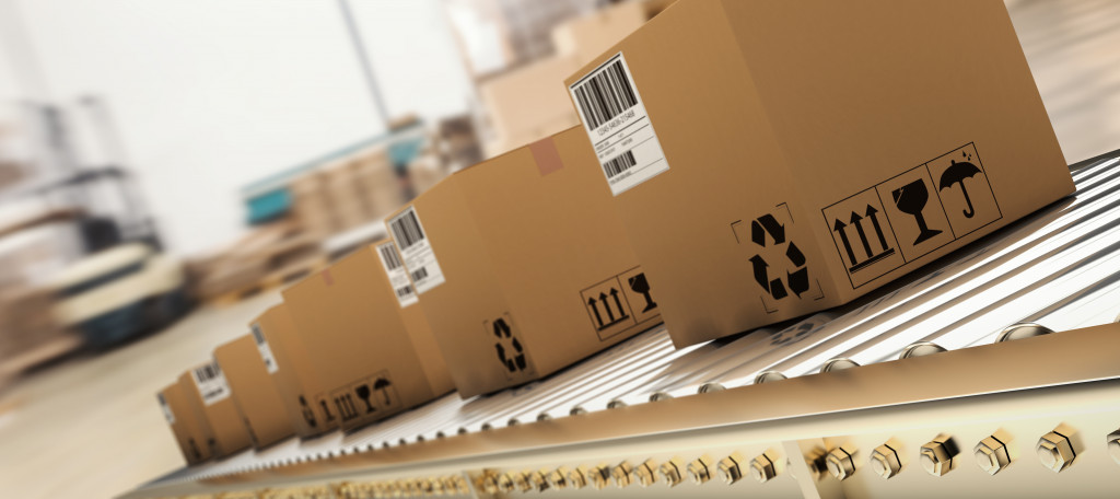 custom boxes in a conveyor belt